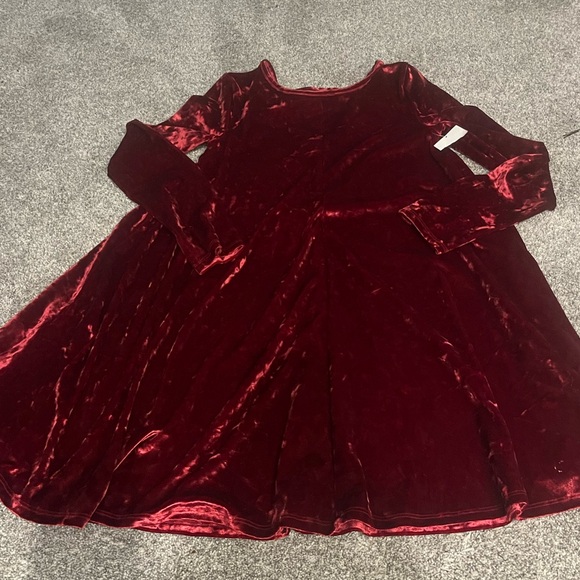 Tucker & Tate New NWT Velvet Long Sleeve Dress in Deep Red Holiday child size M - Picture 7 of 7